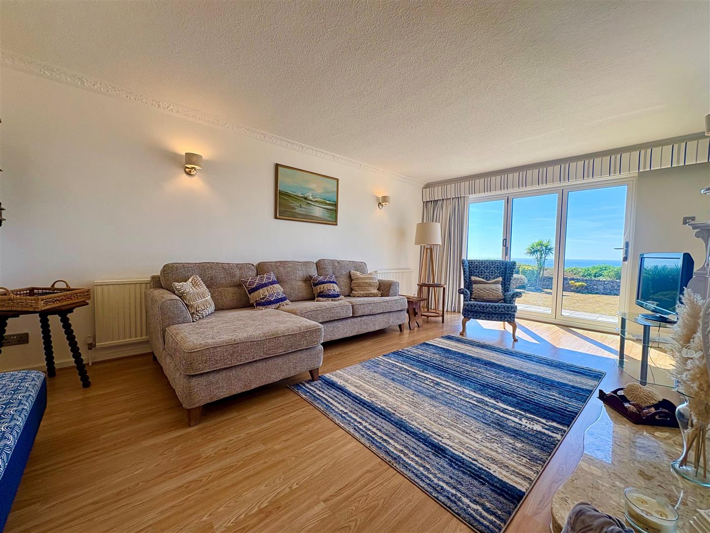 6 Rest Bay Close, Porthcawl, CF36 3UN